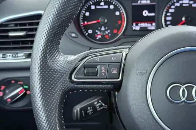 Audi Q3 (2015) thumbnail 24