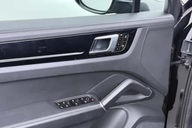 Porsche Cayenne (2019) thumbnail 20