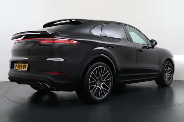Porsche Cayenne (2019) thumbnail 3