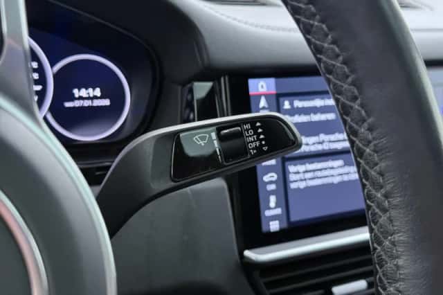 Porsche Cayenne (2019) thumbnail 28