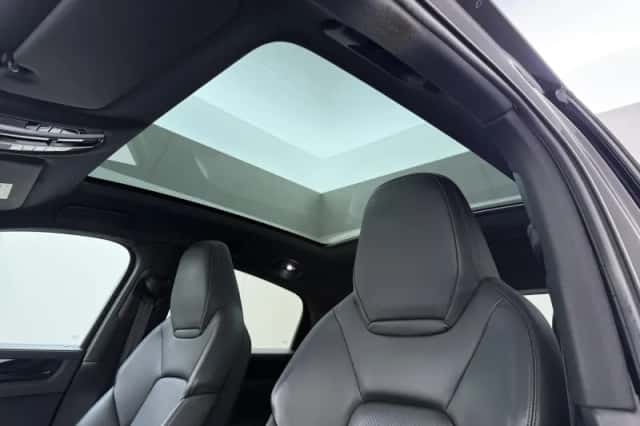 Porsche Cayenne (2019) thumbnail 8