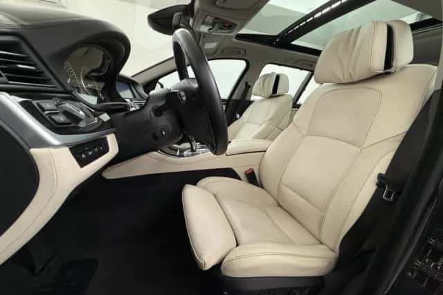 BMW 5-Serie (2011) thumbnail 11