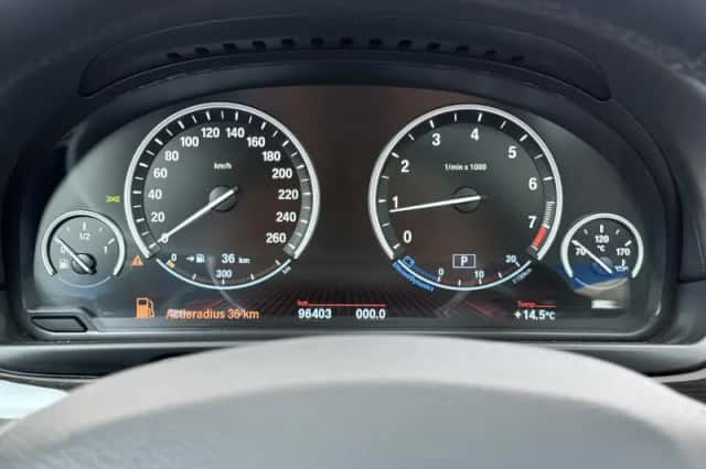 BMW 5-Serie (2011) thumbnail 13