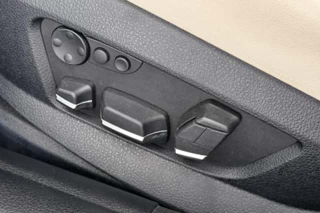 BMW 5-Serie (2011) thumbnail 25