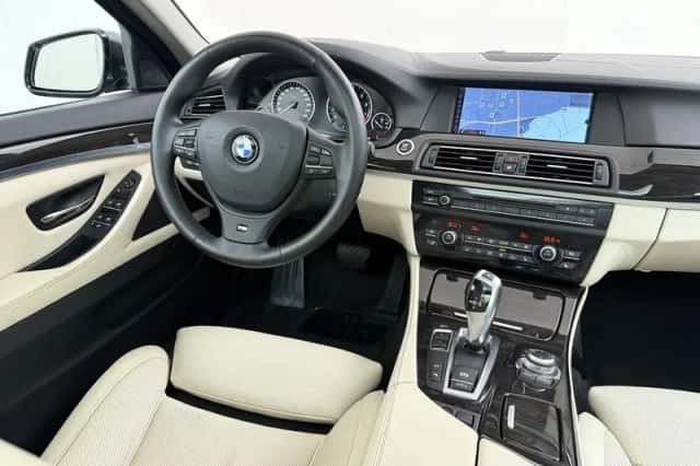 BMW 5-Serie (2011) thumbnail 30