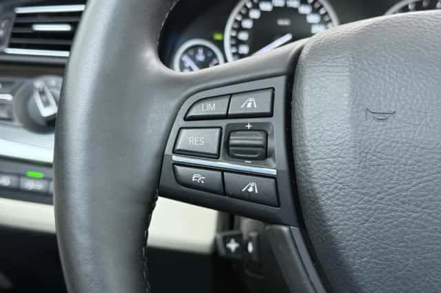 BMW 5-Serie (2011) thumbnail 34