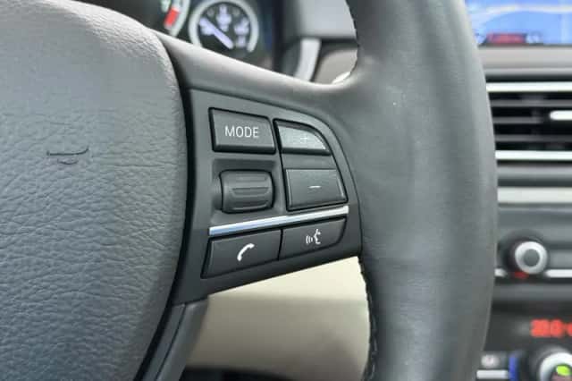 BMW 5-Serie (2011) thumbnail 36
