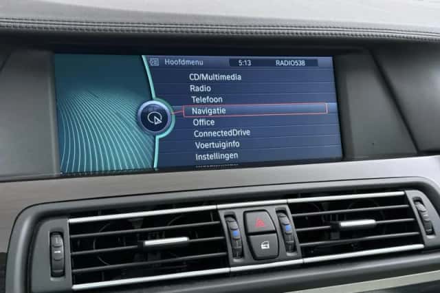 BMW 5-Serie (2011) thumbnail 38