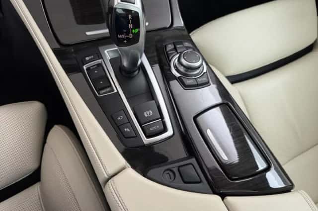 BMW 5-Serie (2011) thumbnail 45