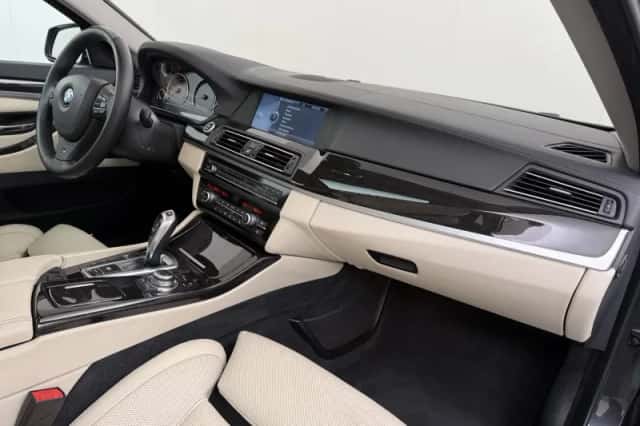 BMW 5-Serie (2011) thumbnail 46