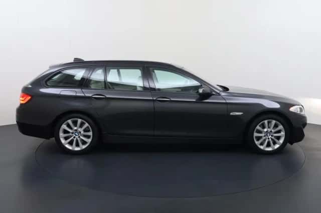 BMW 5-Serie (2011) thumbnail 6