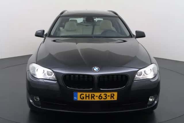 BMW 5-Serie (2011) thumbnail 8
