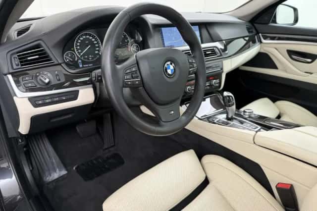 BMW 5-Serie (2011) thumbnail 10