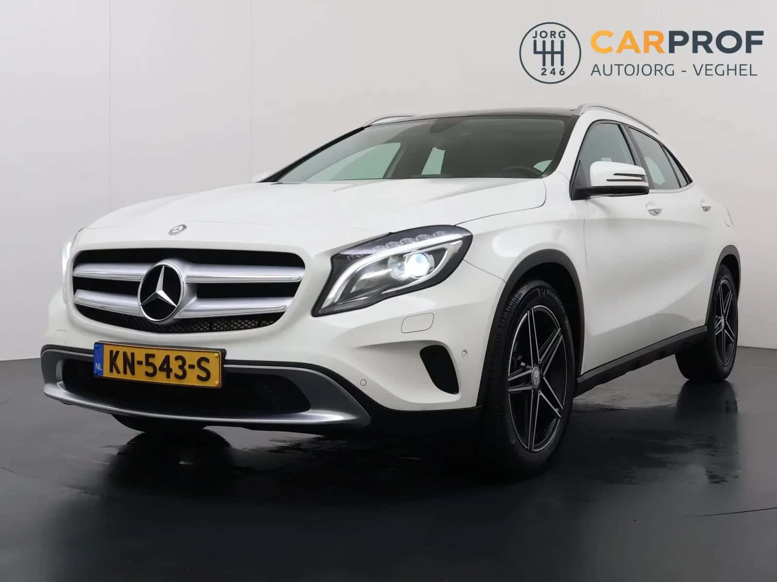 Mercedes-Benz GLA-Klasse (2016) — foto 1