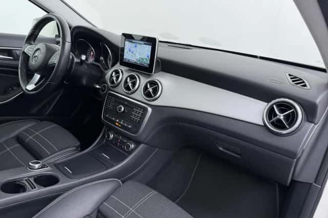 Mercedes-Benz GLA-Klasse (2016) thumbnail 34