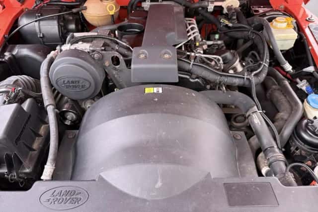 Land Rover Defender (2008) thumbnail 15
