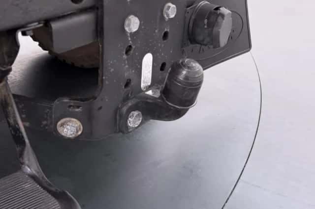 Land Rover Defender (2008) thumbnail 8