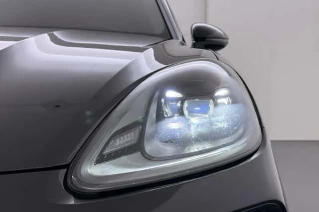 Porsche Cayenne (2021) thumbnail 18