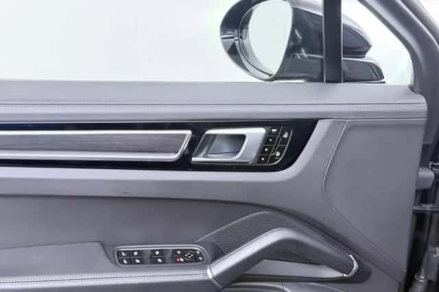 Porsche Cayenne (2021) thumbnail 19