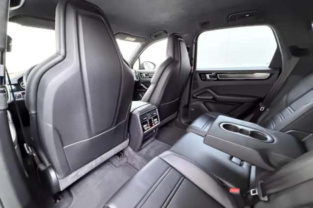 Porsche Cayenne (2021) thumbnail 22