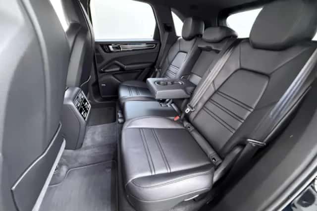 Porsche Cayenne (2021) thumbnail 23