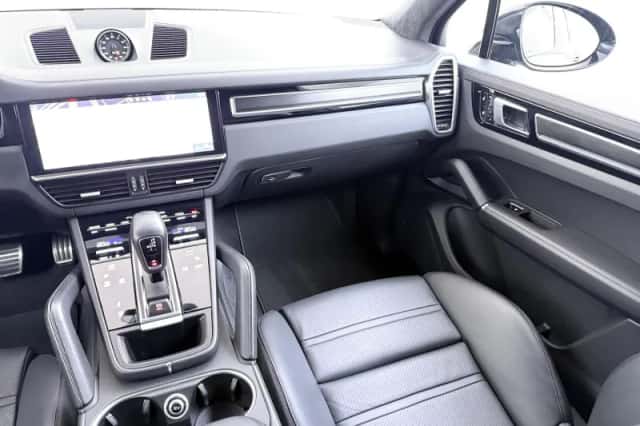 Porsche Cayenne (2021) thumbnail 25