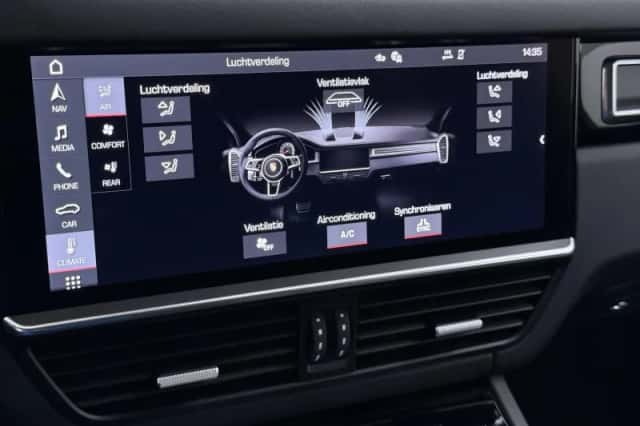 Porsche Cayenne (2021) thumbnail 40