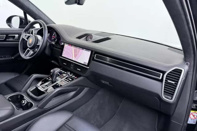 Porsche Cayenne (2021) thumbnail 41