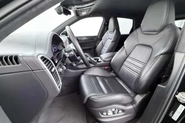 Porsche Cayenne (2021) thumbnail 7