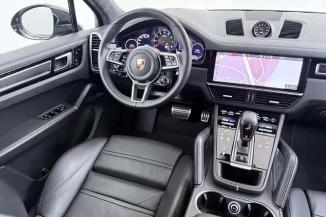 Porsche Cayenne (2021) thumbnail 8