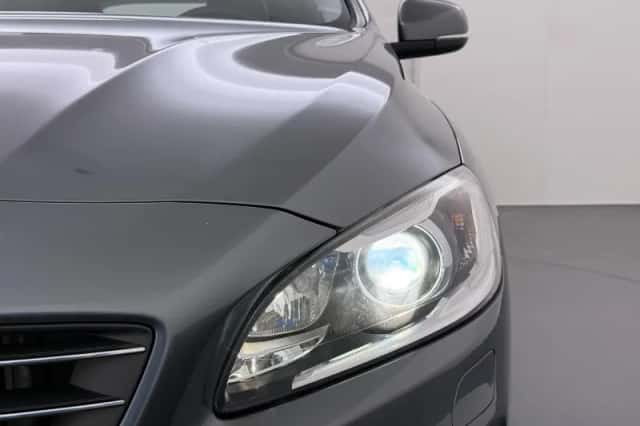 Volvo V60 (2016) thumbnail 19