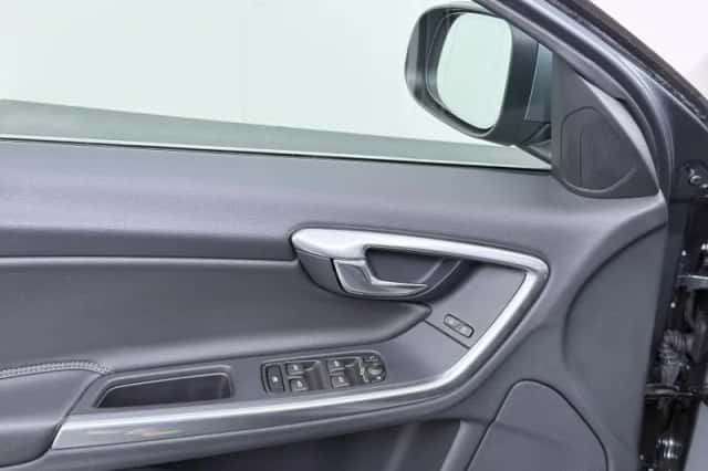 Volvo V60 (2016) thumbnail 21