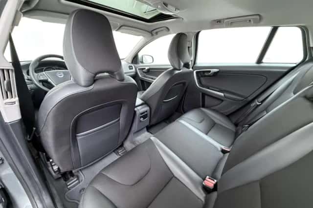 Volvo V60 (2016) thumbnail 23