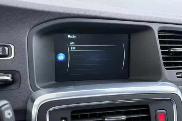Volvo V60 (2016) thumbnail 32