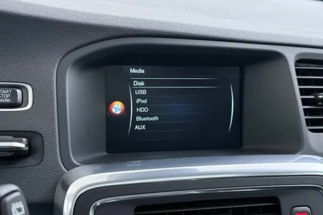 Volvo V60 (2016) thumbnail 33
