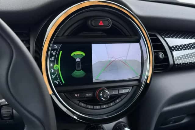 MINI Cabrio (2020) thumbnail 11