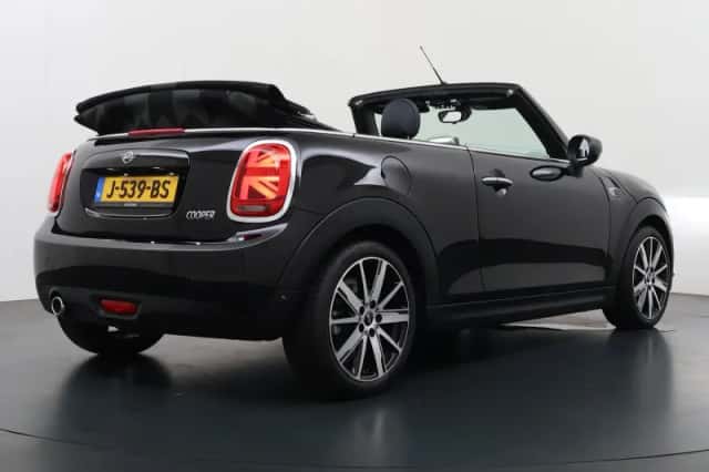 MINI Cabrio (2020) thumbnail 3