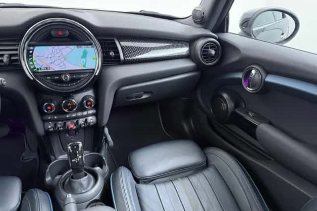 MINI Cabrio (2020) thumbnail 21