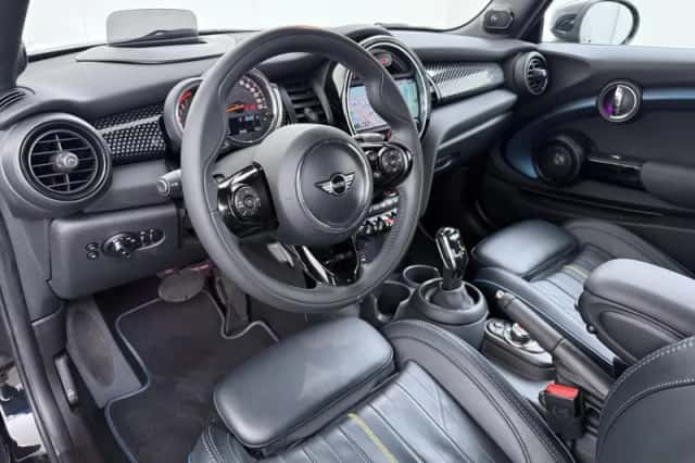 MINI Cabrio (2020) thumbnail 7