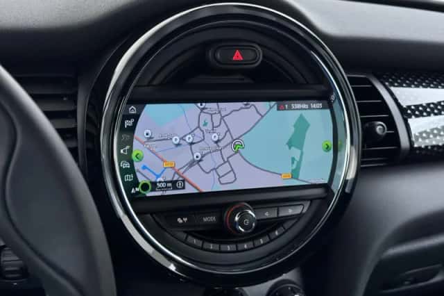 MINI Cabrio (2020) thumbnail 8