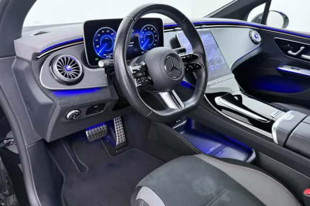 Mercedes-Benz EQE (2023) thumbnail 13