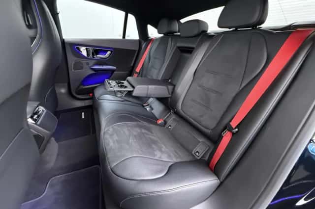 Mercedes-Benz EQE (2023) thumbnail 18