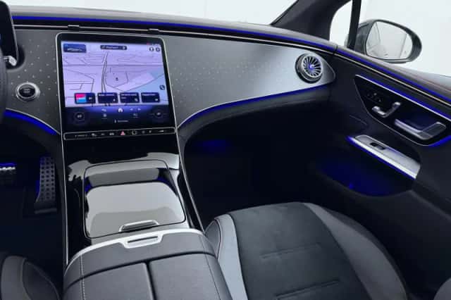 Mercedes-Benz EQE (2023) thumbnail 22