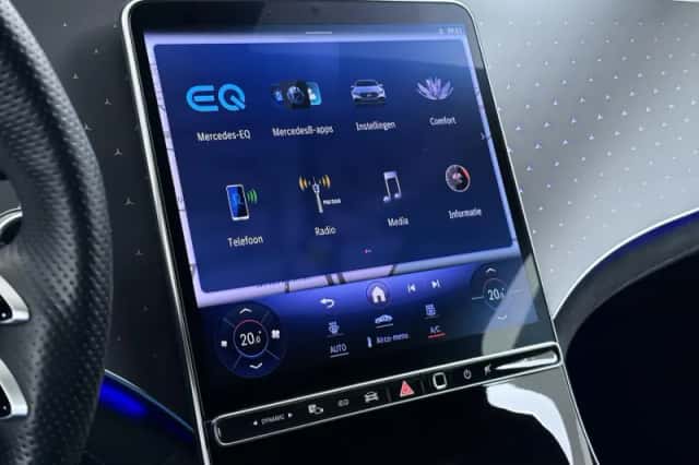 Mercedes-Benz EQE (2023) thumbnail 29