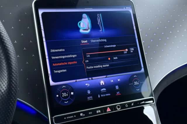 Mercedes-Benz EQE (2023) thumbnail 32