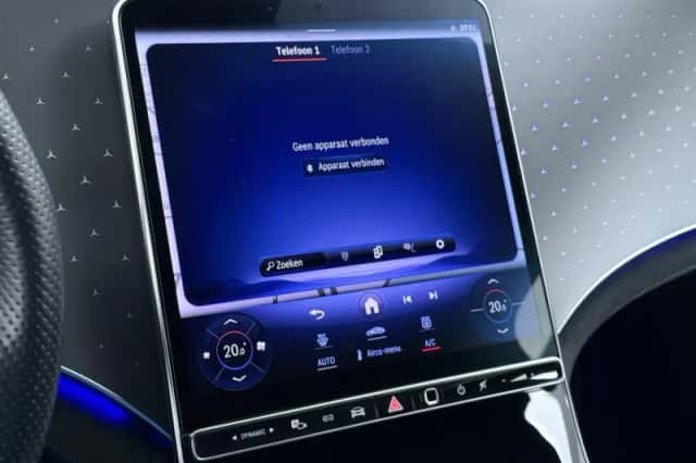 Mercedes-Benz EQE (2023) thumbnail 33