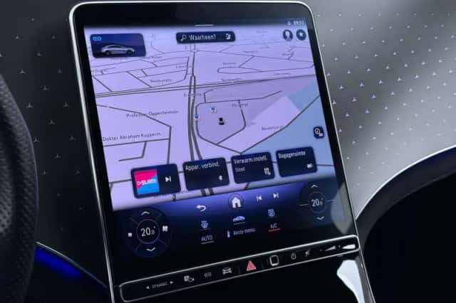 Mercedes-Benz EQE (2023) thumbnail 36