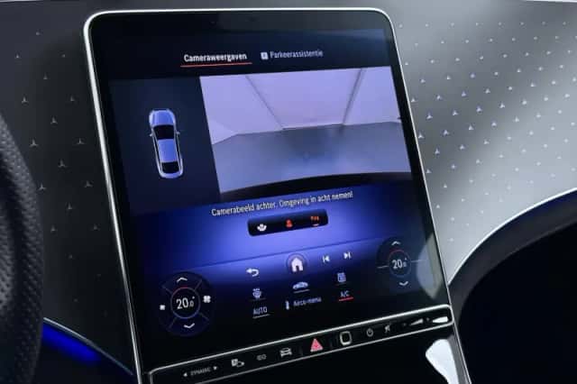 Mercedes-Benz EQE (2023) thumbnail 37