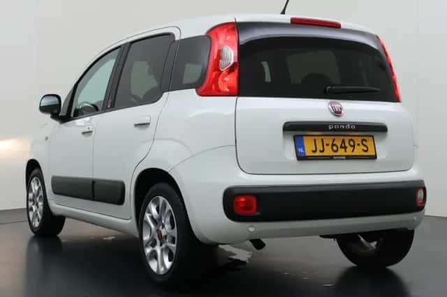 Fiat Panda (2016) thumbnail 2