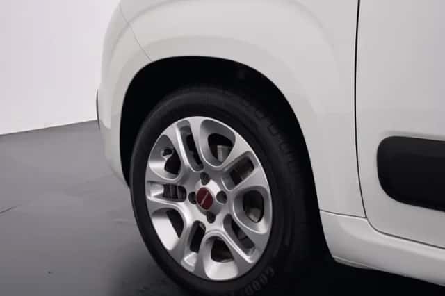 Fiat Panda (2016) thumbnail 16